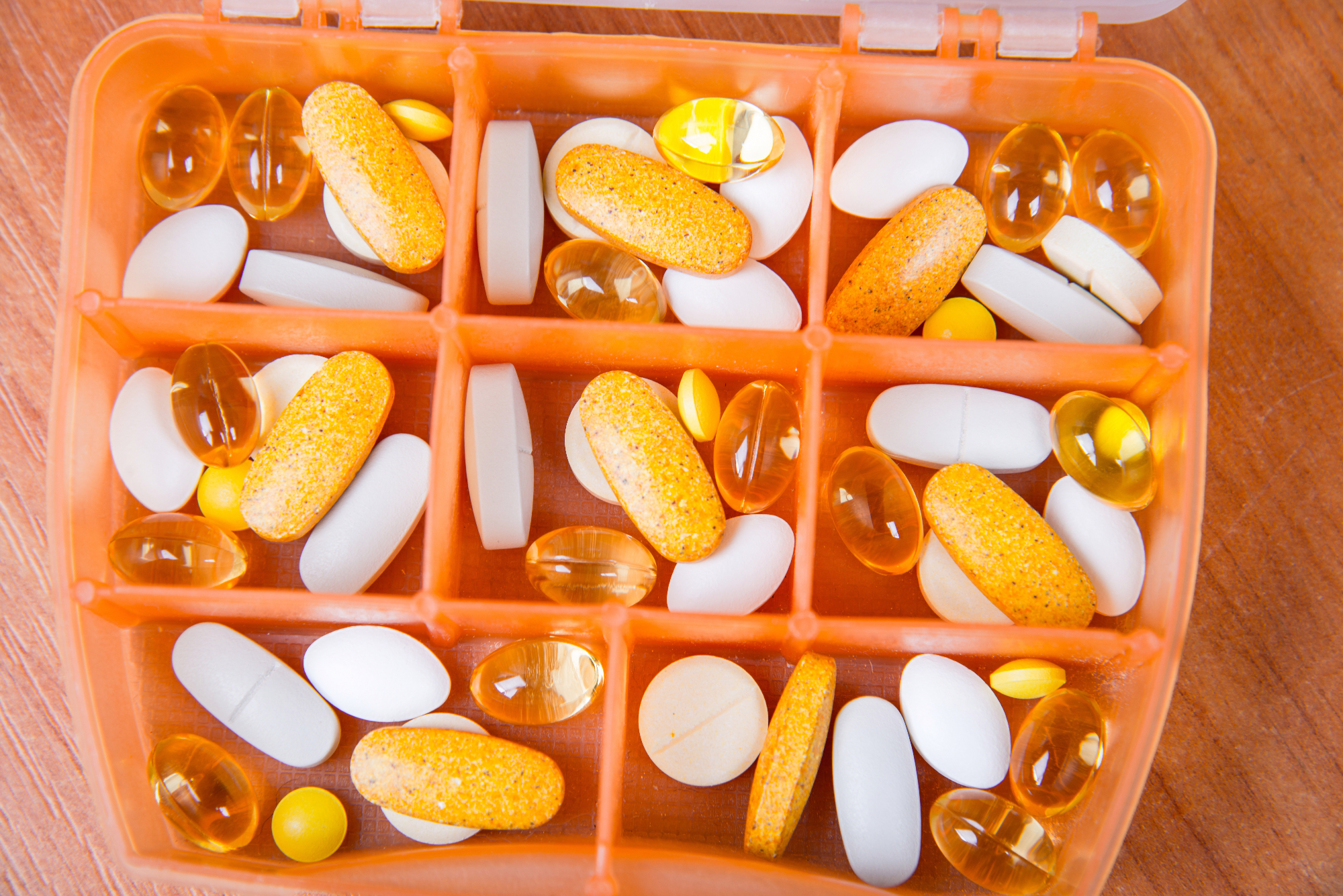 Za hormonsko ravnovesje je vitamin kompleks dober dodatek